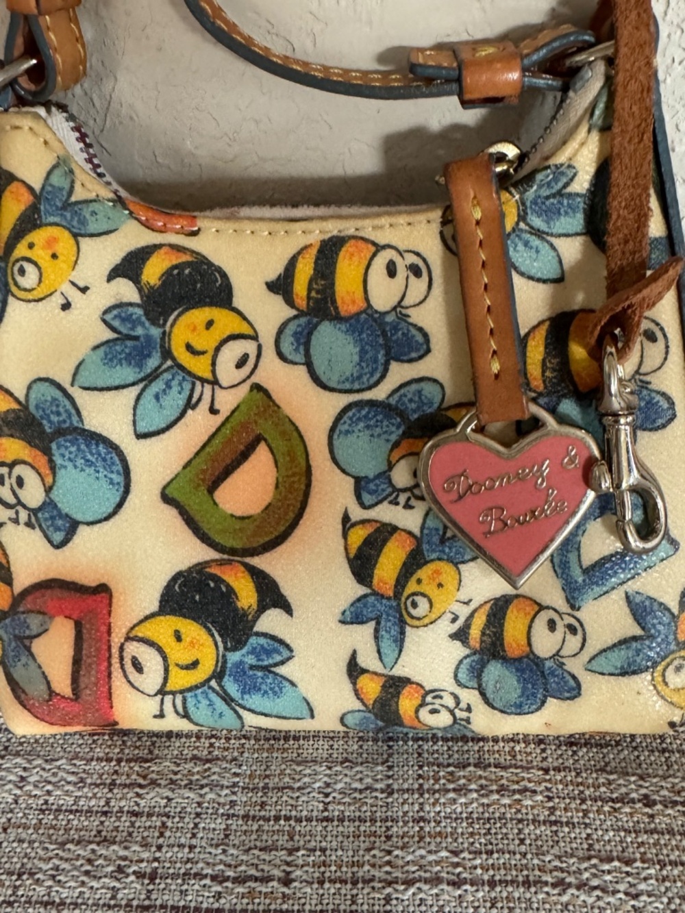 Vintage Y2k Dooney & Bourke Mini Bumble Bee Bag - Picture 2 of 8